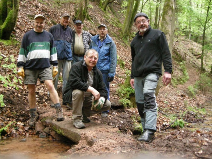 Die freundlichen Helfer waren Rainer Heckmann, Walter Klein, Karl-Heinz Hammel, Klaus Liebrich, Günter Schupp und Uwe Rinka.